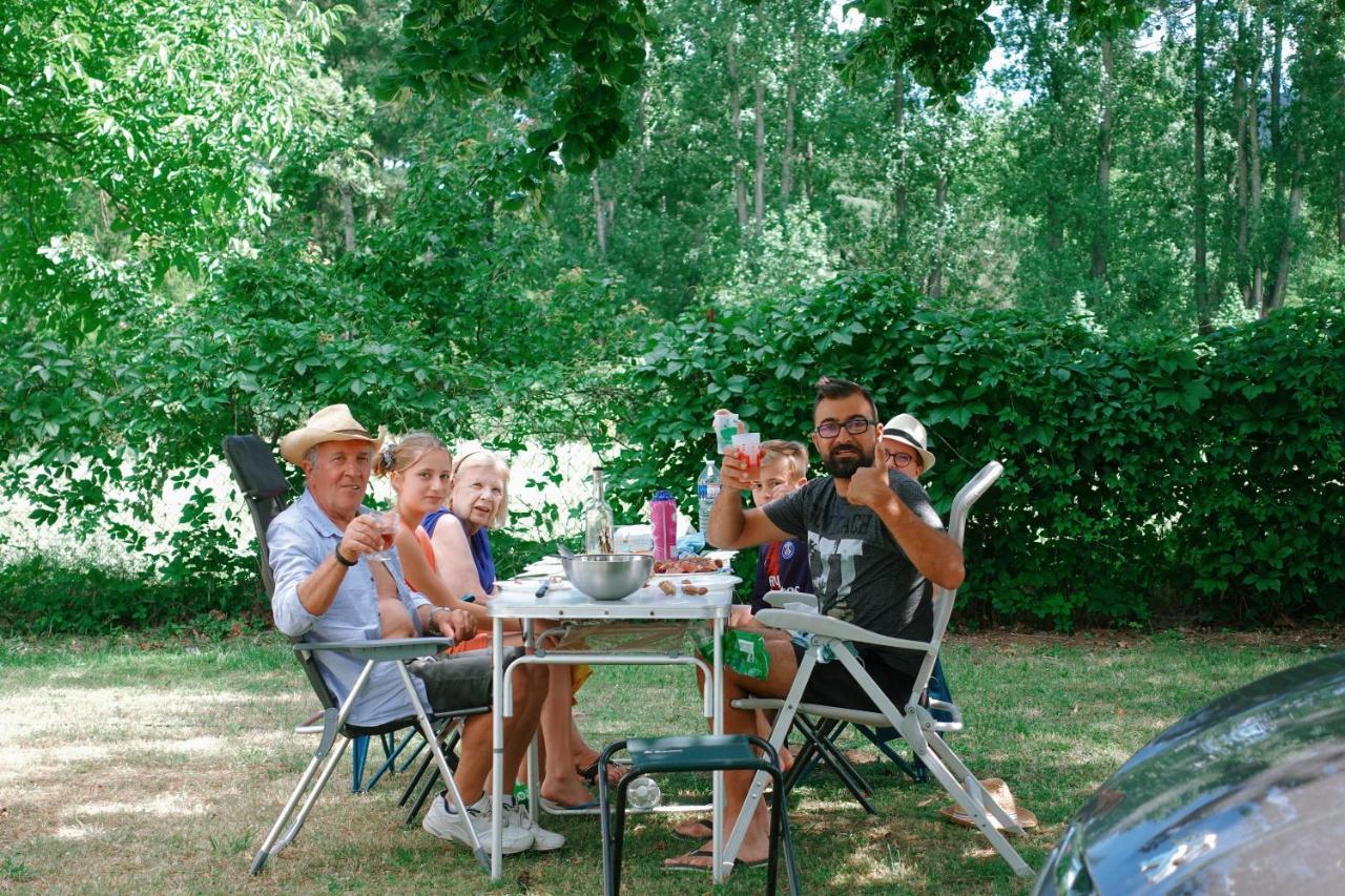 Camping Paradis Family Des Issoux Lalevade-d'Ardeche Exterior photo
